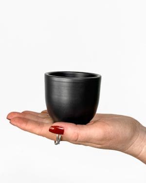 Zaobljena crna posuda (XS) - 6 cm